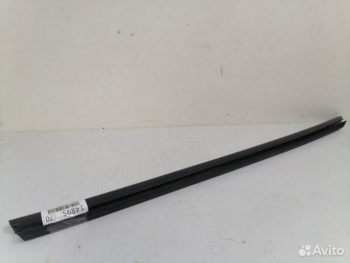 Уплотнитель (бархотка ) передний левый Лада