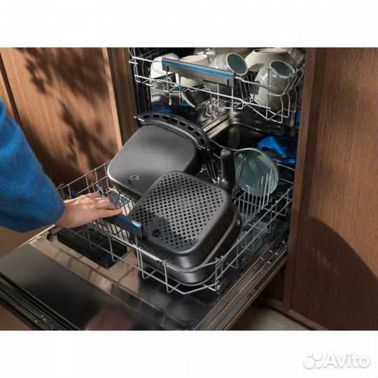 Аэрогриль Electrolux 800 EAF5B, черный