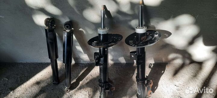 Передние стойки mercedes viano