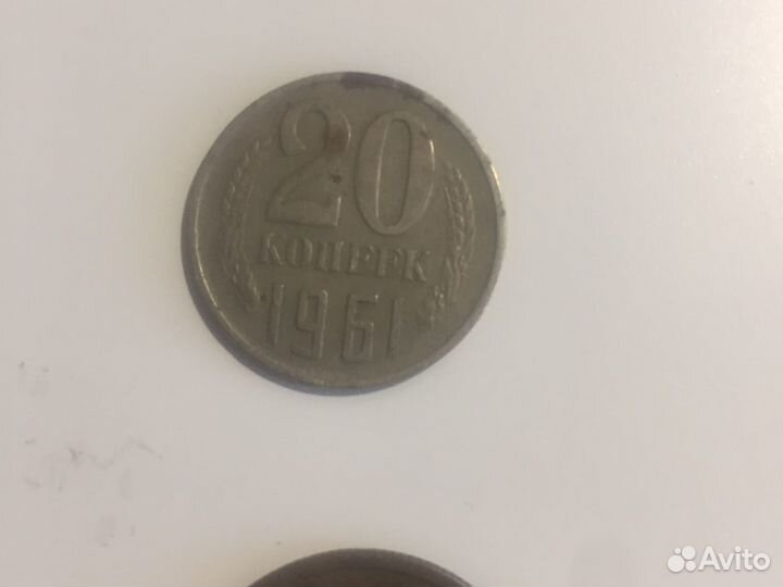 Монеты, бумажные купюры