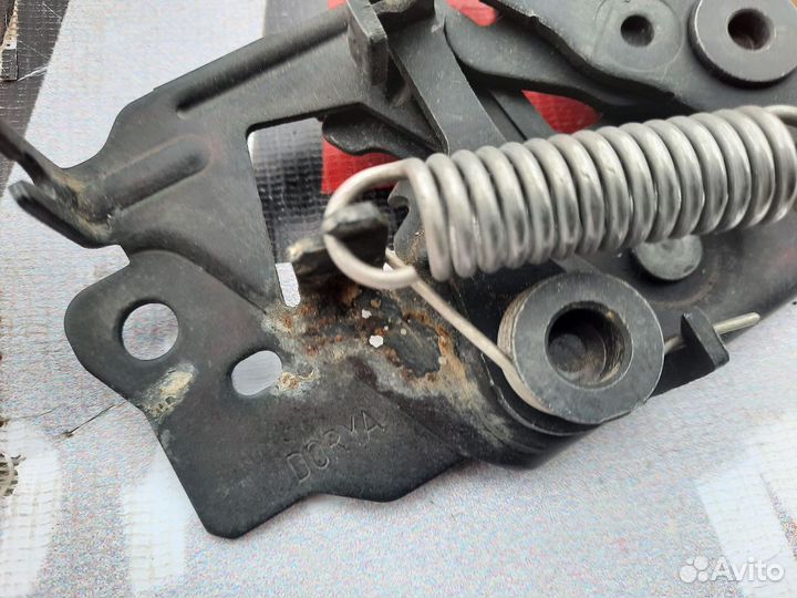 Замок капота Ford Focus 3 Форд Фокус 3 2010