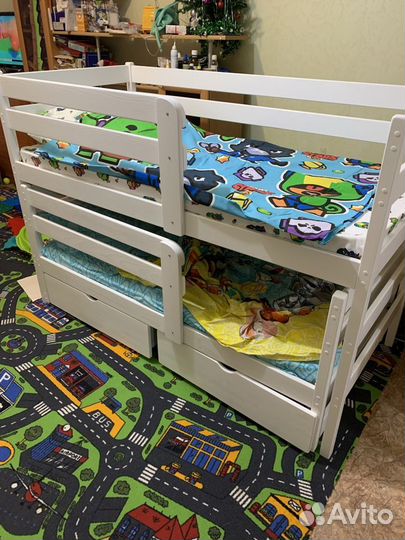 Выдвижная кровать из цельного массива