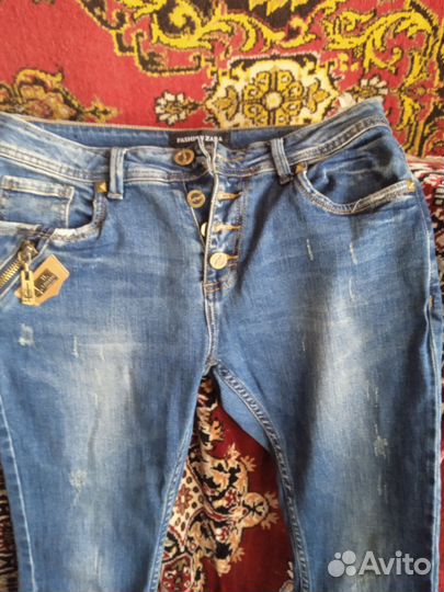 Джинсы