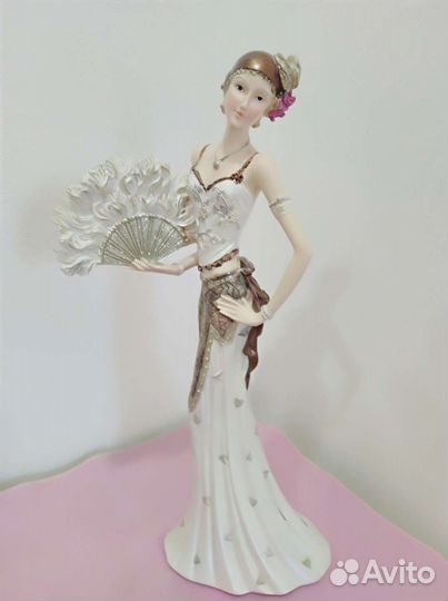 Статуэтка, подставка под украшения