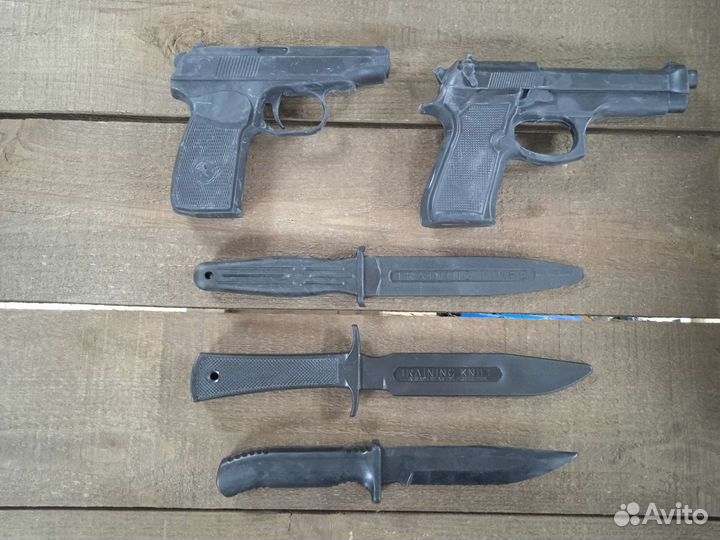 Тренировочные резиновые ножи и пистолеты