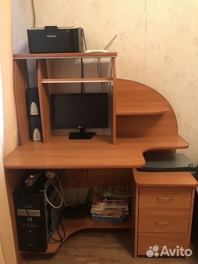 Компьютерный стол