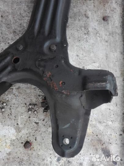 Балка передняя/подрамник Volkswagen Golf
