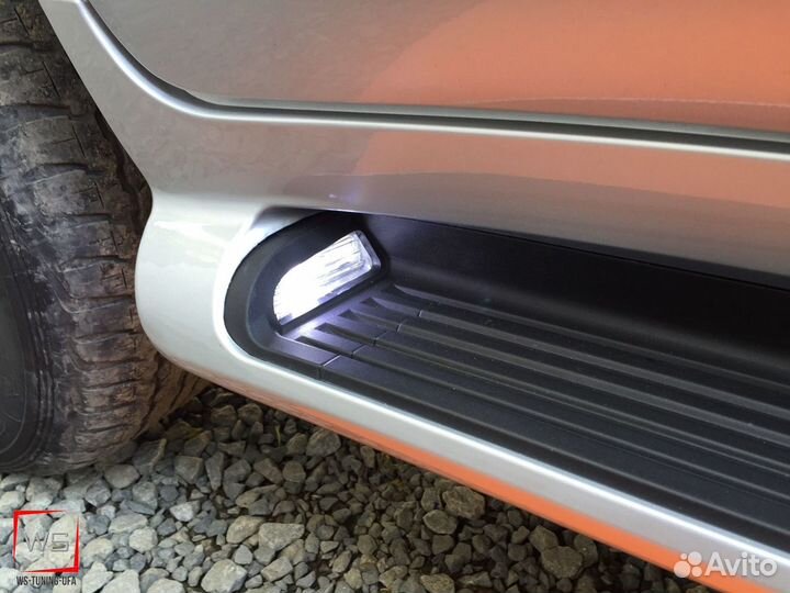 Подножки (пороги) Toyota Land Cruiser 200 A884