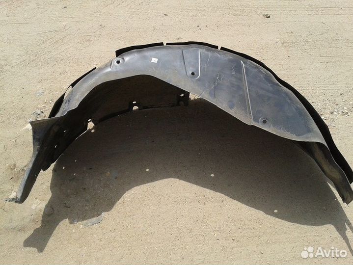 Land Rover Discovery 3 подкрылок Задний левый