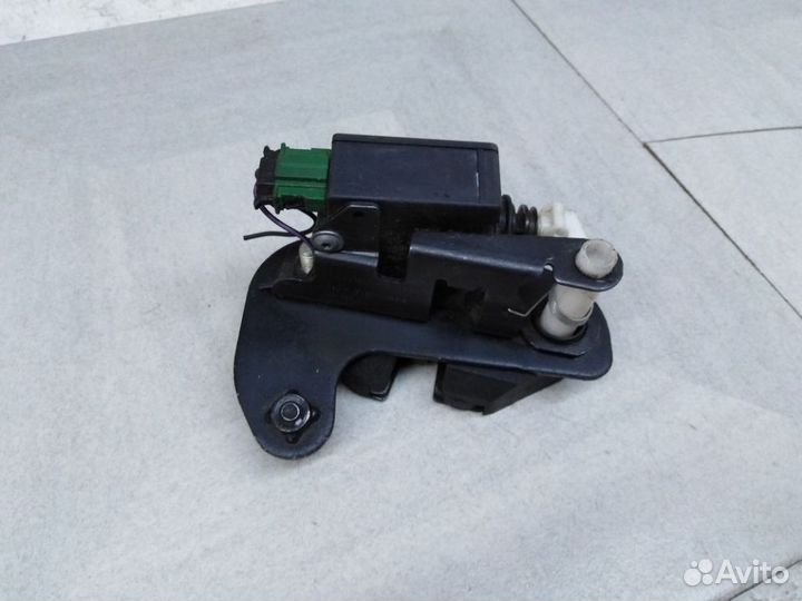 Активатор замка багажника