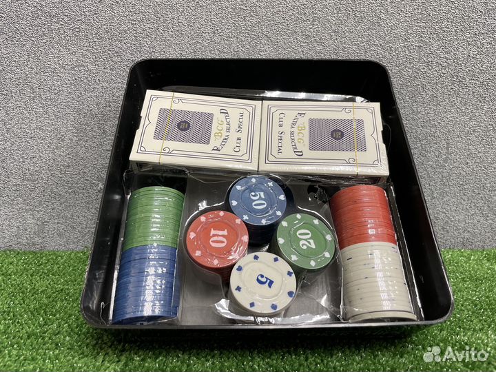 Набор для игры в покер 100 фишек и 2 колоды карт