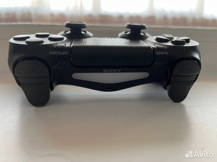 Sony playstation 4 pro CUH-7208B