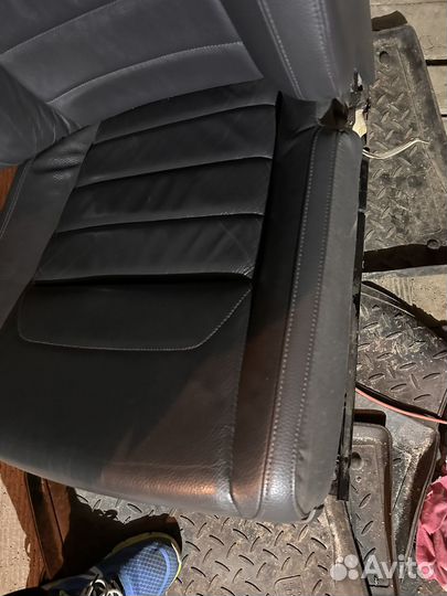 Передние сиденья Touareg