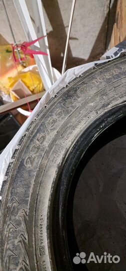 Резина зимняя 235/55/17