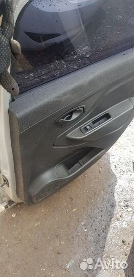 Задняя правая обшивка двери LADA X-Ray