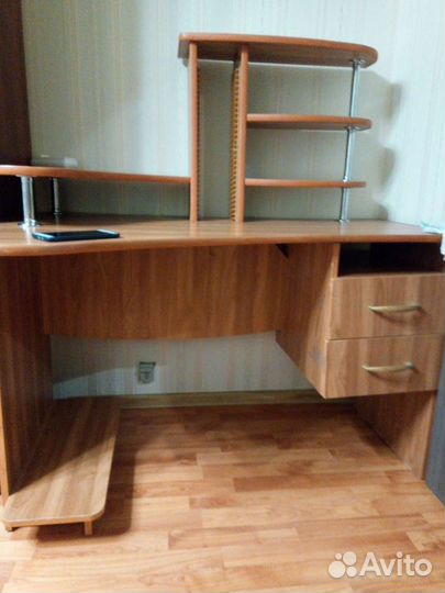 Стол школьный