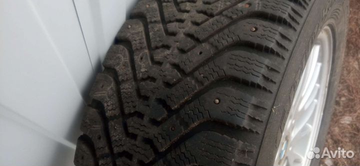 Goodyear UltraGrip 225/60 R17