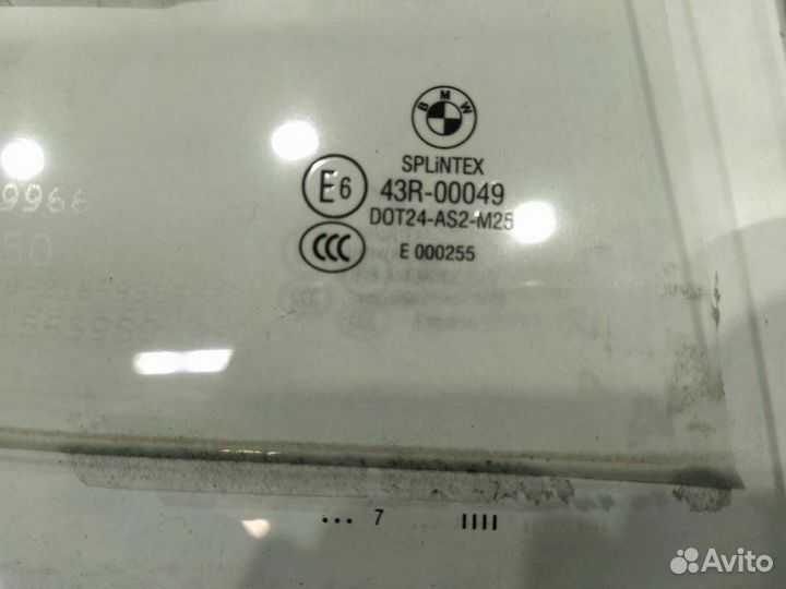 Стекло двери заднее правое Bmw M5