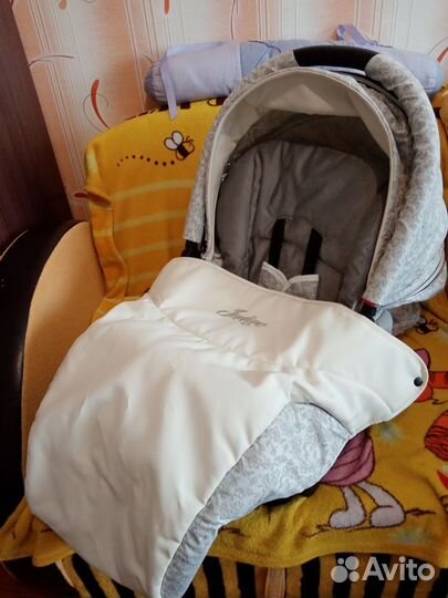 Продам коляску 2 в 1 бу