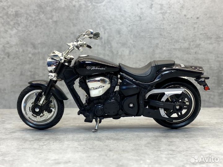 Коллекционная модель Yamaha road star warrior 1:18