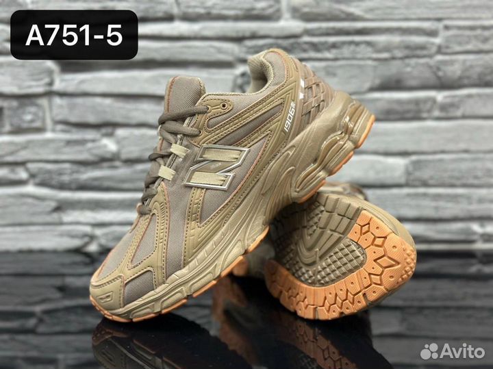 Кроссовки оптом