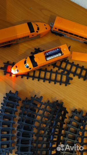 Поезд с дорогой