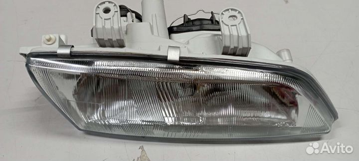 Фара правая Nissan Primera P11 1997
