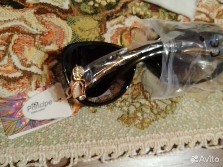 Солнцезащитные очки женские новые