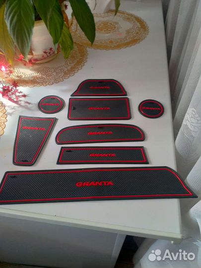 Подлокотник с ковриками