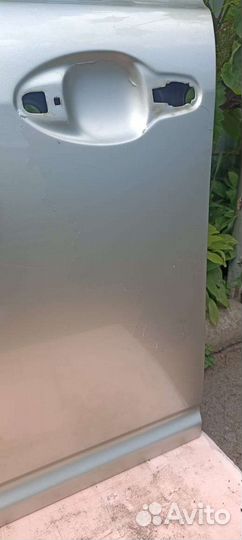Двери передняя и задняя левые авенсис Т250