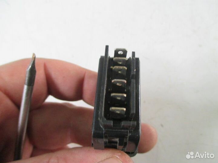 Блок управления стеклоподъемником передний левый