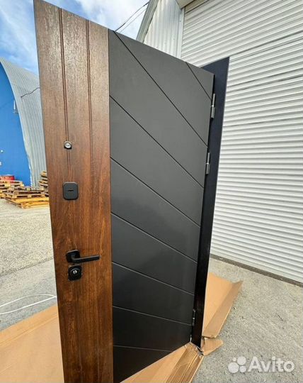 Дверь входная металлическая