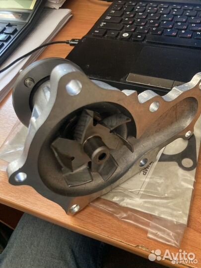 Помпа toyota altezza, chaser, mark