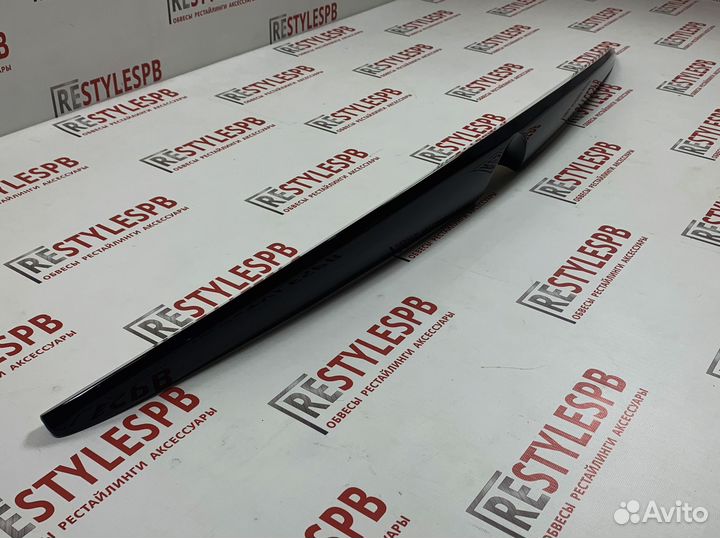 Спойлер Под стекло Lexus GX470 Черный