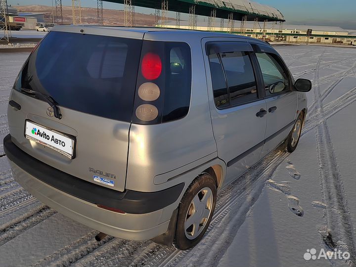 Toyota Raum 1.5 AT, 2001, 168 000 км
