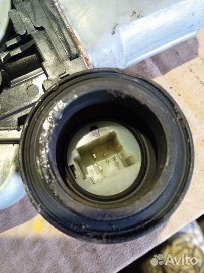 Стеклоподъемник задний левый Toyota Alphard II 200