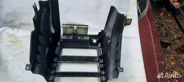 Центральная консоль Nissan avenir 1992