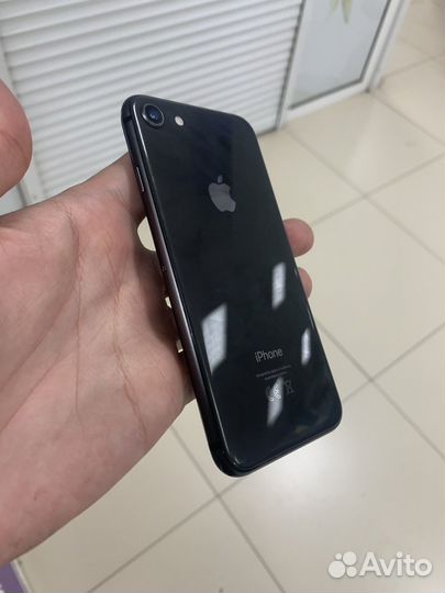 iPhone 8, 64 ГБ