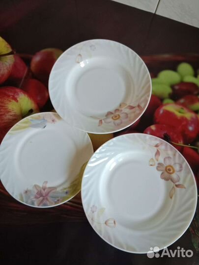 Тарелки, блюдце, блюдо,крушки