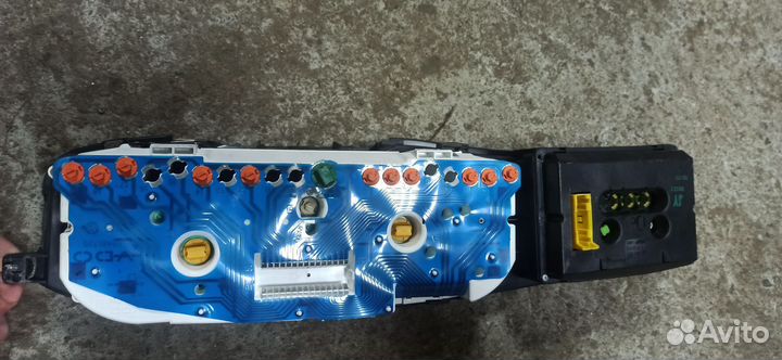 Приборная панель вектра б