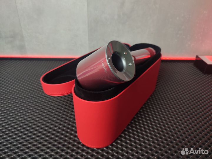 Подарочный набор Dyson В кейсе + Расчёски