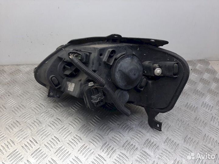 Фара Volkswagen Fox (2005-2011)