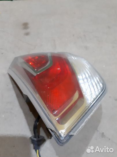 Фонарь задний правый внутренний Nissan X-Trail T32