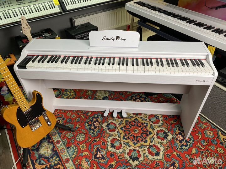 Цифровое пианино белое