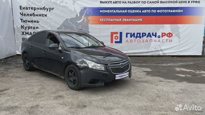 Корпус воздушного фильтра Chevrolet Cruze 13301778