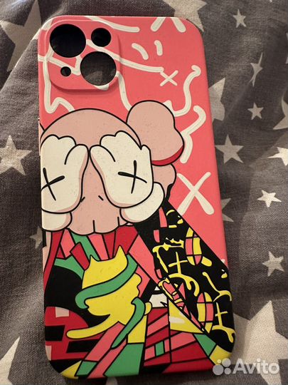 Чехол на iPhone 13 guess