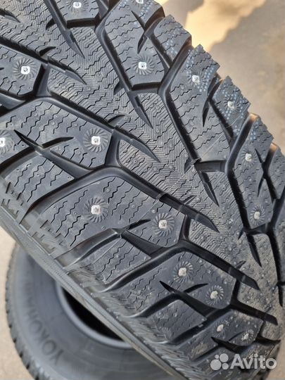 Yokohama Ice Guard Stud IG55 215/70 R16 100T