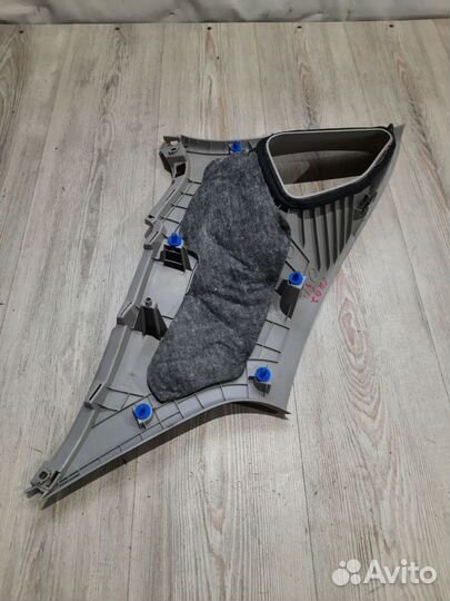 Обшивка Накладка задней стойки Kia ceed 2 JD Прав