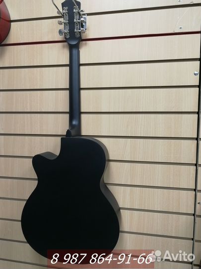 Гитара с чехлом