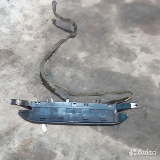 Дополнительный стоп-сигнал Опель Вектра Б универса